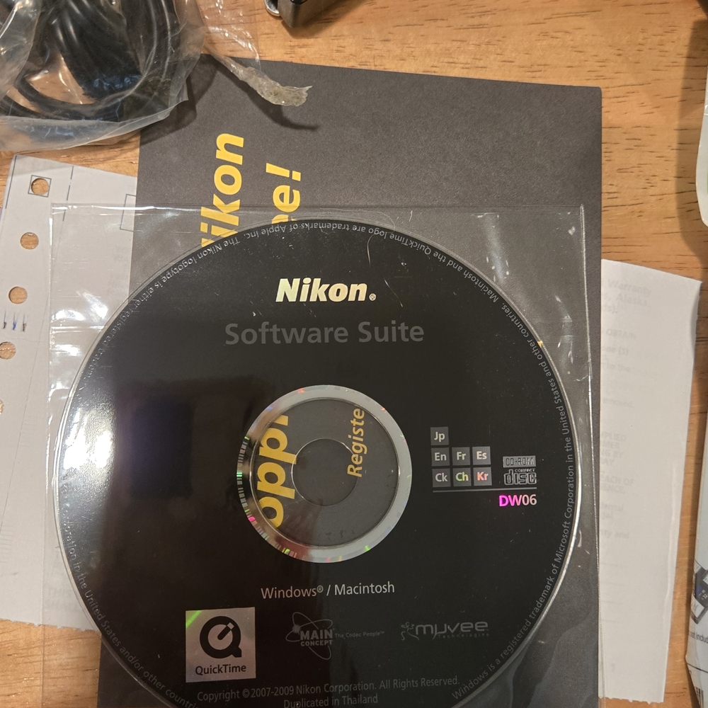 Nikon Black DSLR Camera with Zoom Lens - Picture 7 of 11